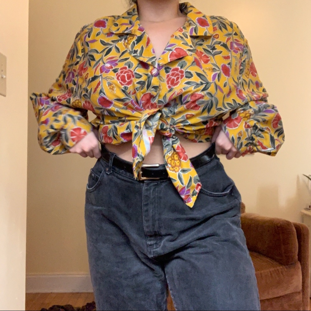 Beautiful patterned long sleeve - Picture 3 of 8
